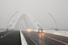 濃霧の豊田大橋