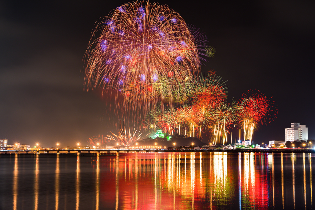 ～　夏のおとずれ...今年も城下に夜華が咲く...　～