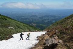 7月の雪道