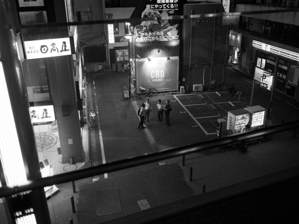火曜の夜