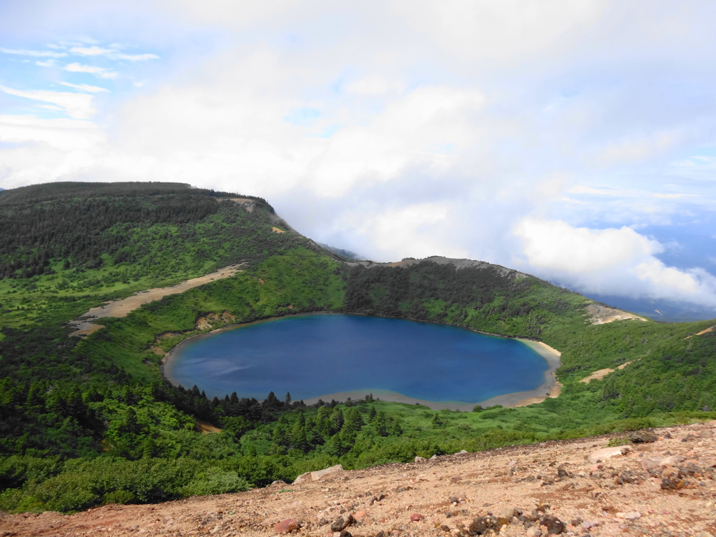 一切経山　魔女の瞳