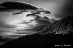 吊るし雲乱舞