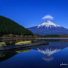 厳冬の夜の湖畔