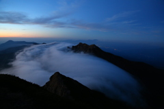 夕暮れ　横岳