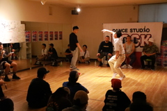 ダンスバトル