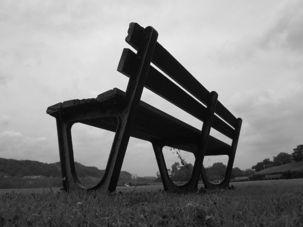 ベンチ
