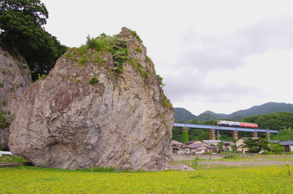 立岩と共に