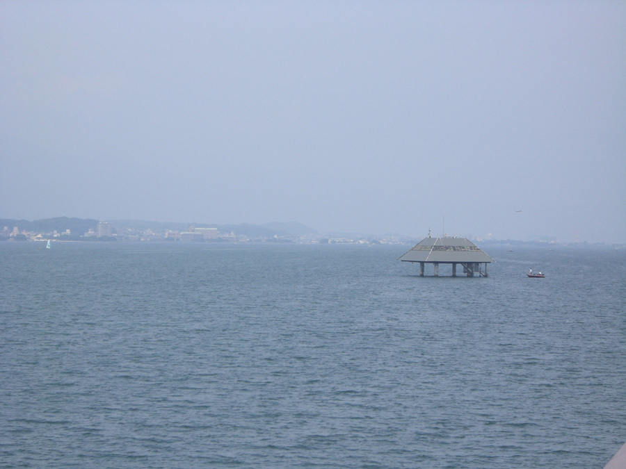 海と四阿
