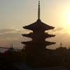 夕日と寺