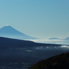 遠くから富士山。