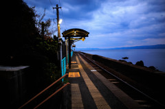 夜明けの駅