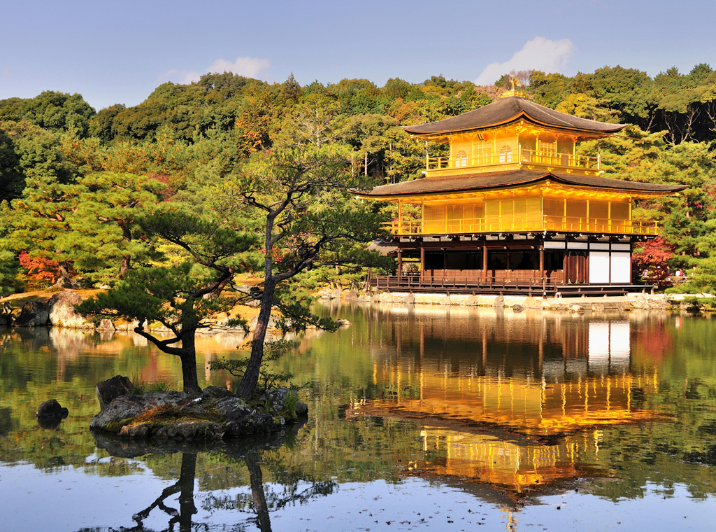 _DSC3005...kinkakuji...hito