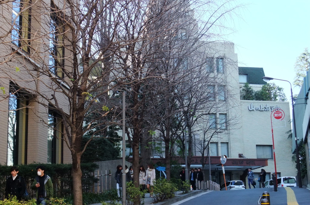 御茶ノ水駿河台HillTop Hotel前