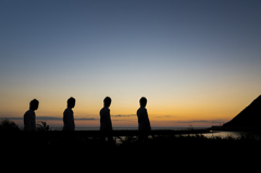 夕焼に向かって
