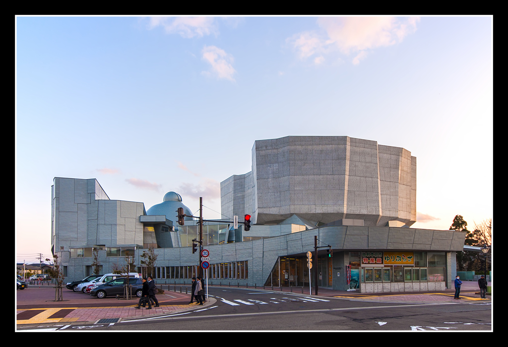 由利本荘市文化交流館カダーレ_外観