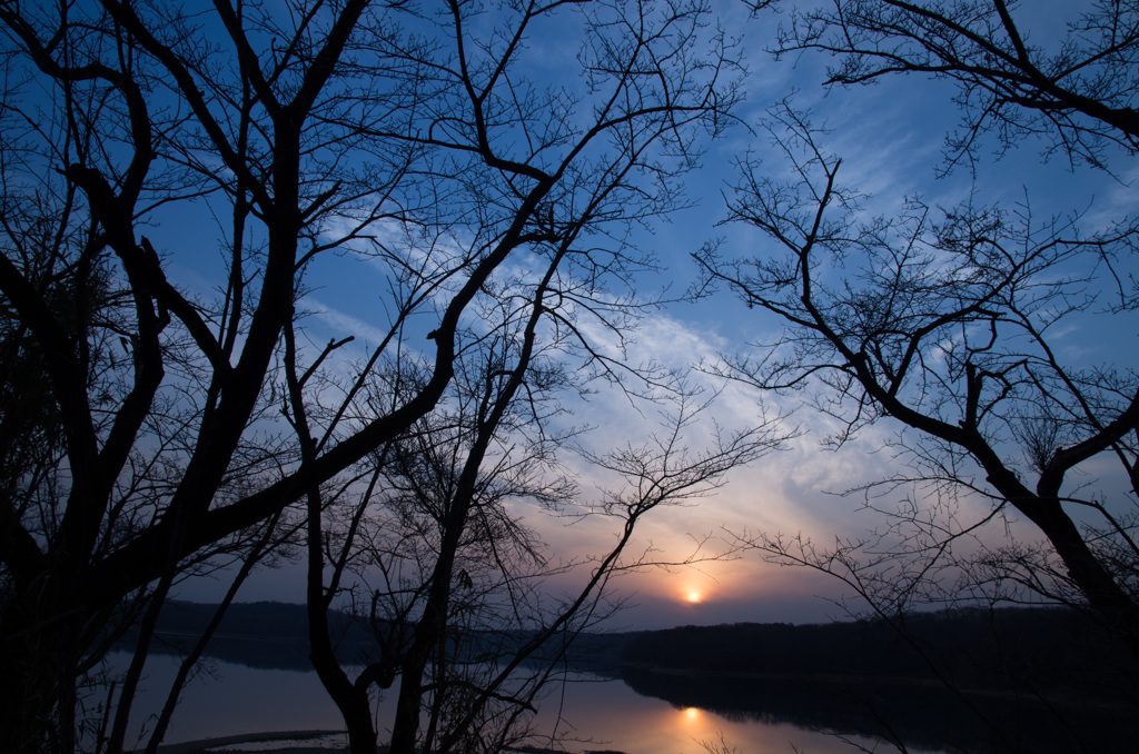 冬の狭山湖の夕焼け