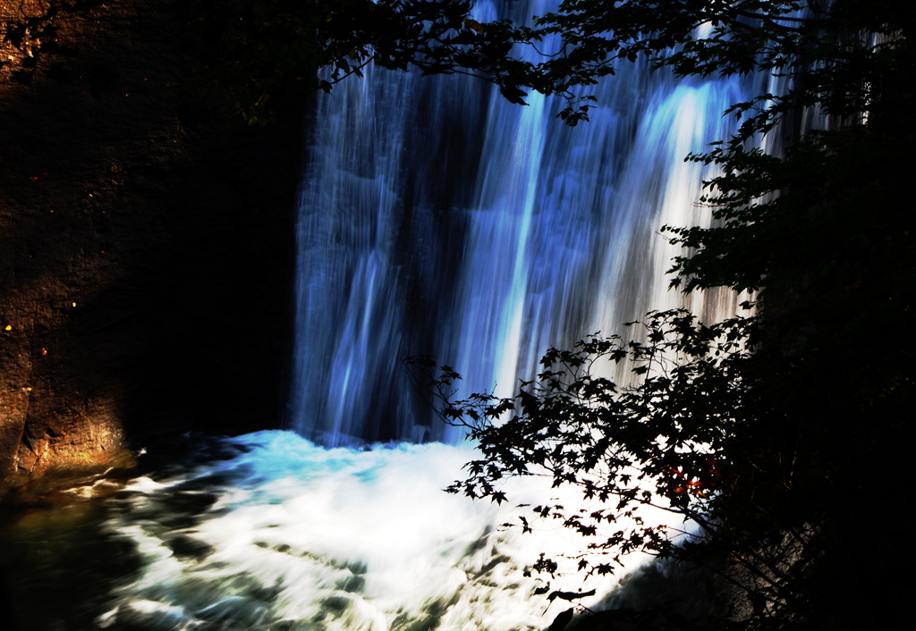 『白扇の滝』