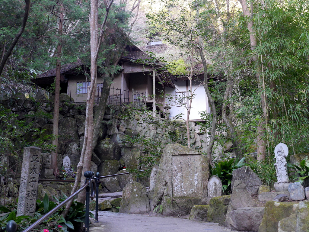P1080637 三滝寺