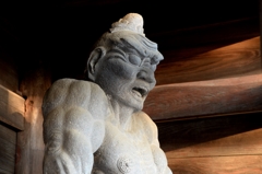 夕暮れの寺でー２