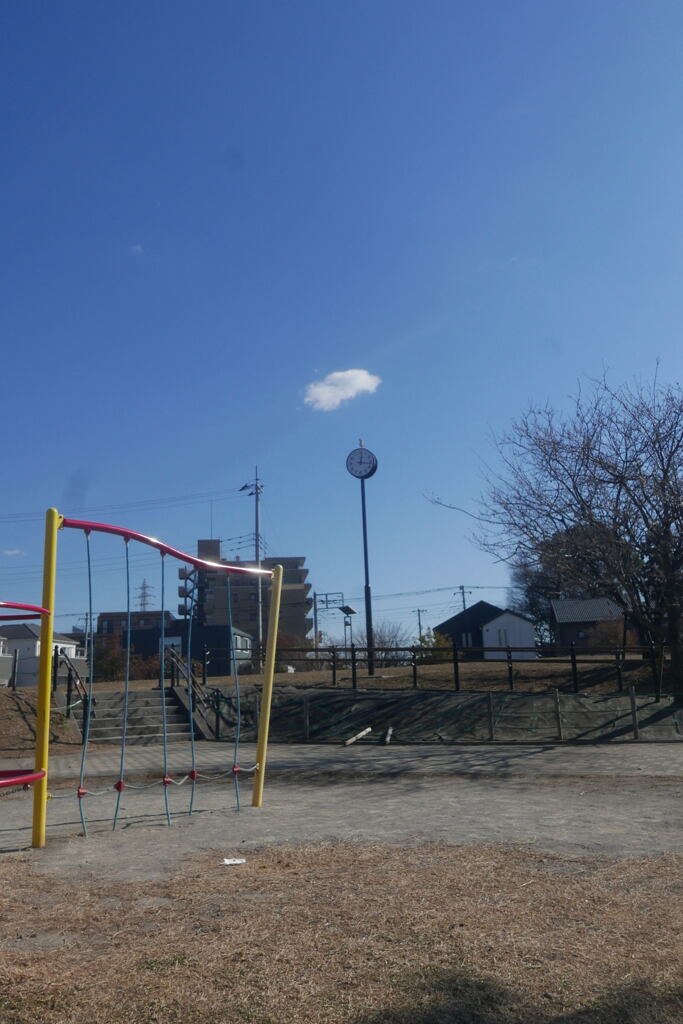  厳冬に 青空と雲 ―2