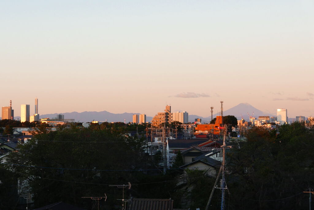 早朝の東と西