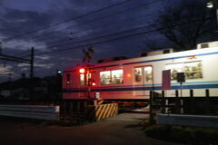  帰りを急ぐ電車 ー1