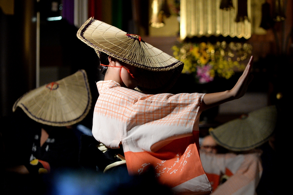 お寺で「風の盆踊り」－３