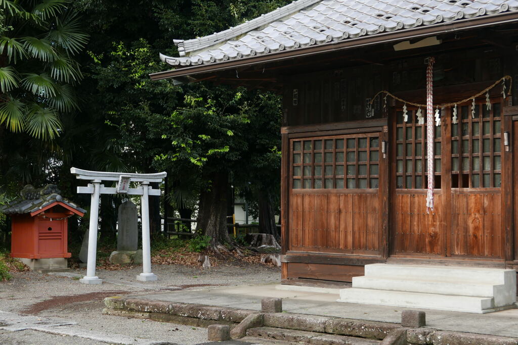 小さな小さな 神 社 ―2