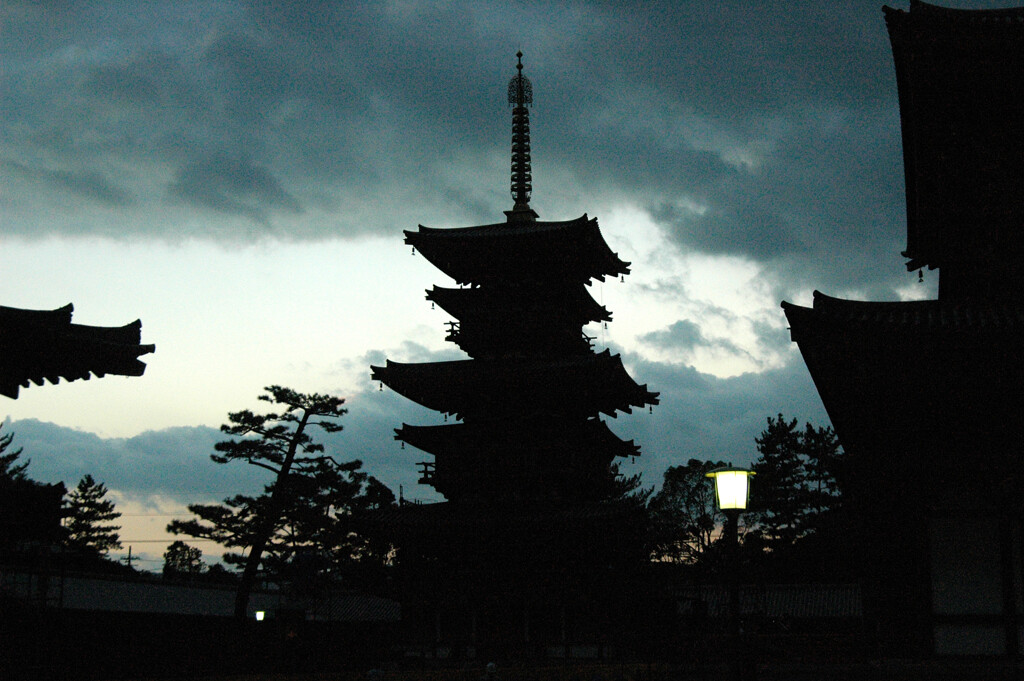  薬 師 寺 ー2