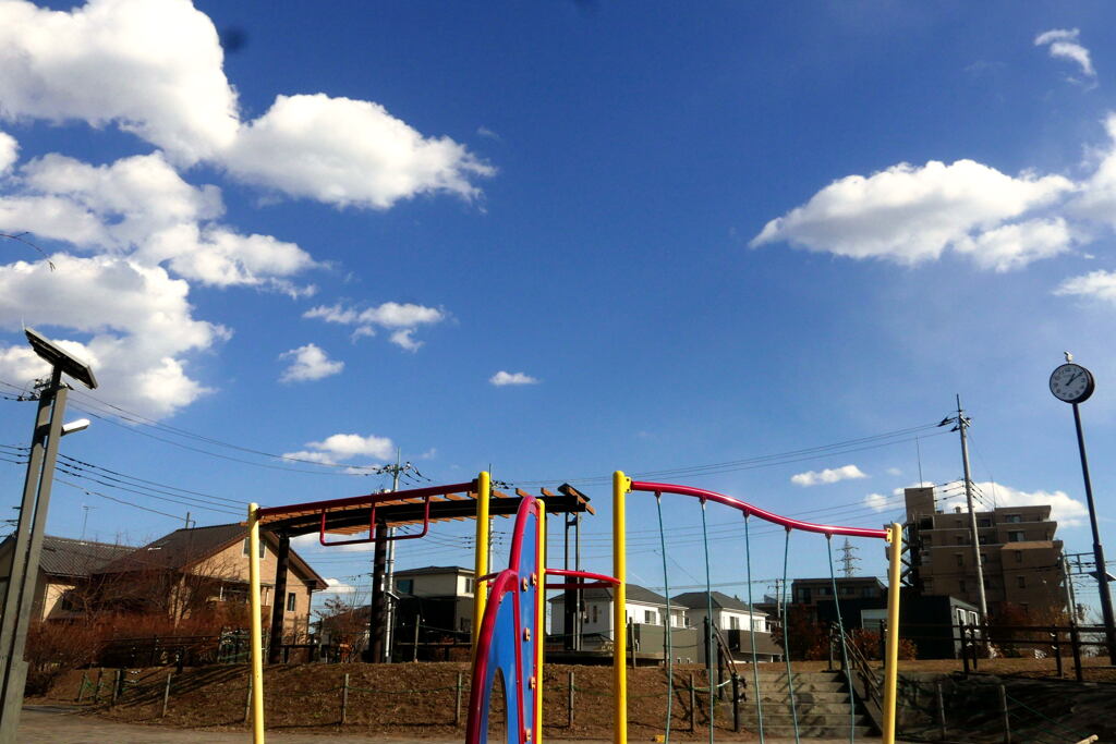 厳冬に  青空と雲  ―1