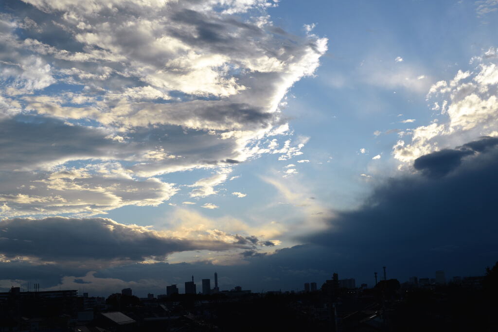 晩秋の大空―1
