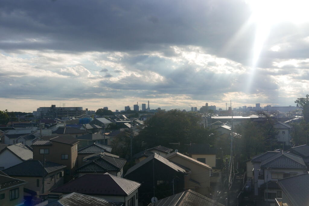  雲間から秋の陽差し ー2