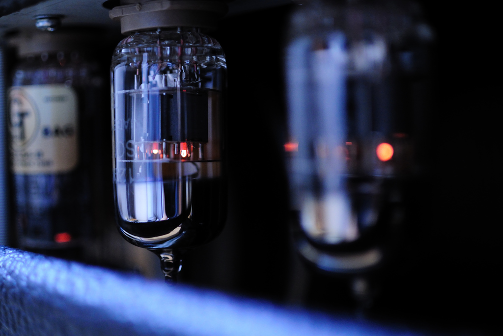 Tube[12AX7]