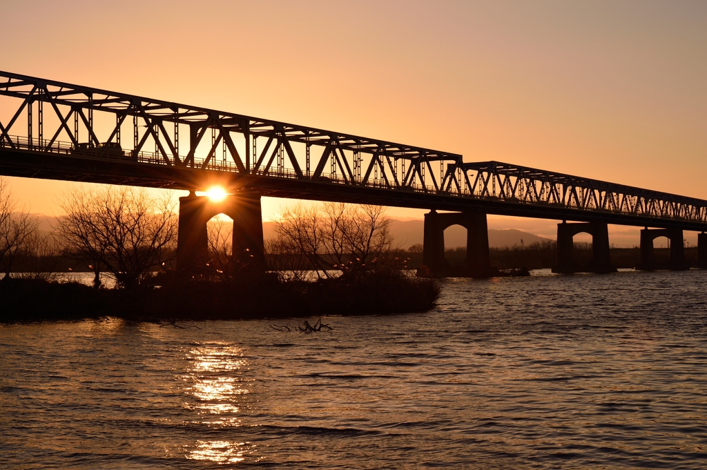 夕景の濃尾大橋