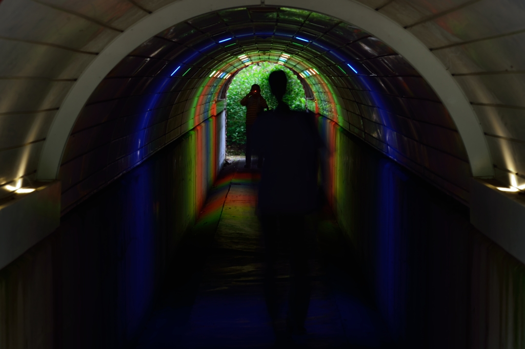 虹色のトンネル