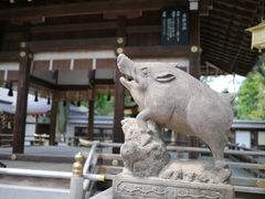 反対側にも狛猪