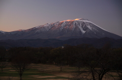 夕映えの岩手山