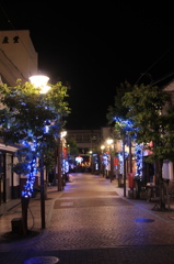 ライトアップの街角