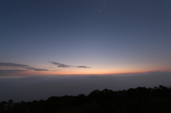 日の出前の雲海３