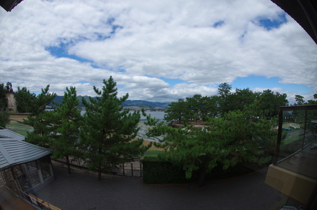 宮島水族館みやじマリンキッチンからの風景