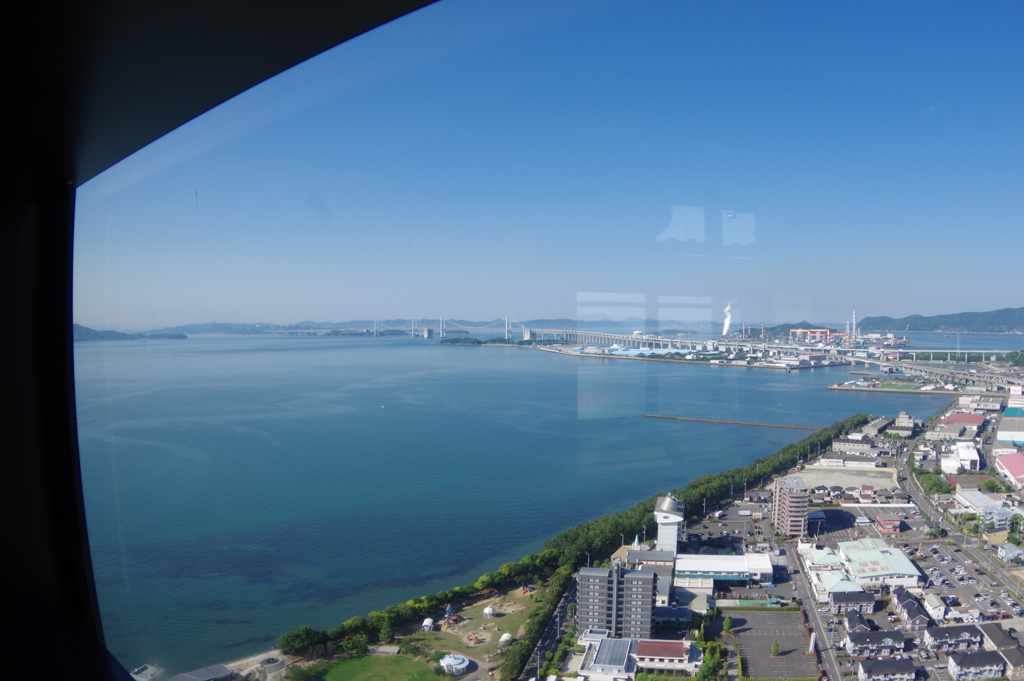 ソラキン越しの瀬戸大橋