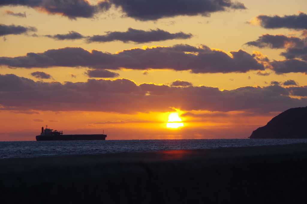 船と夕日４