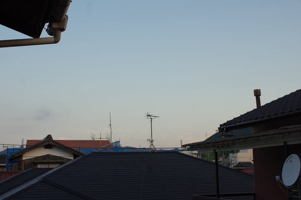 朝焼けの西の空