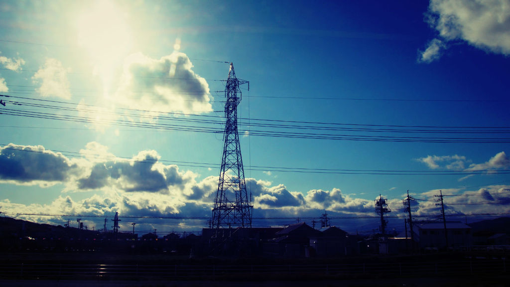 罫線の下に並ぶ雲