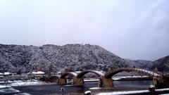 雪降る錦帯橋