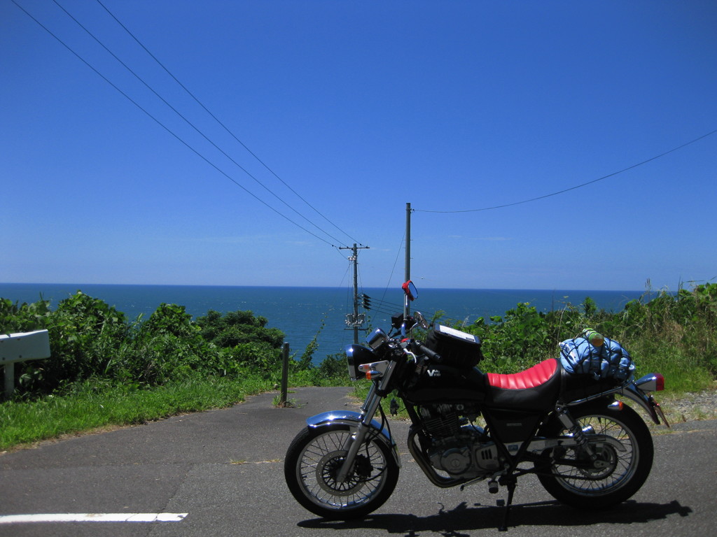 遠く、夏の海へ
