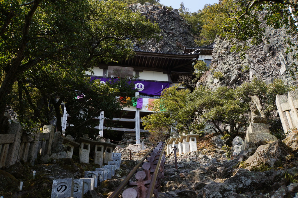 岩山の寺