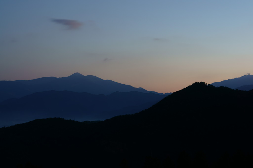 やうやう白くなりゆく山際 By ごとごと Id 写真共有サイト Photohito