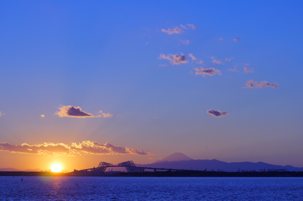 Orange色とFuji色と橋。