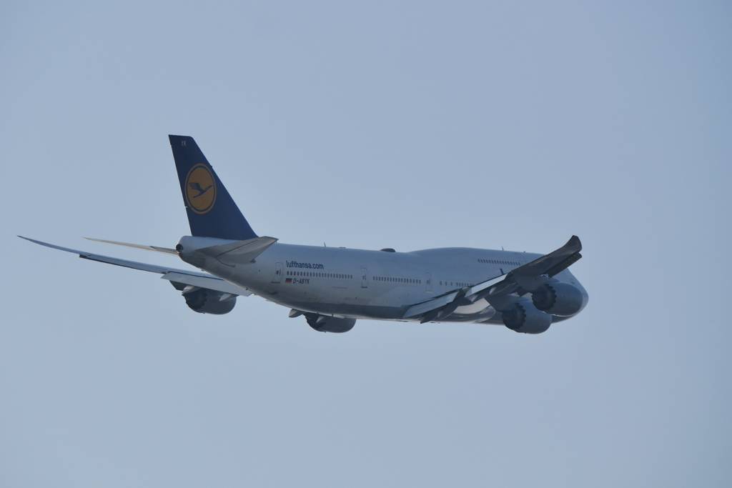 Lufthansa B747-8